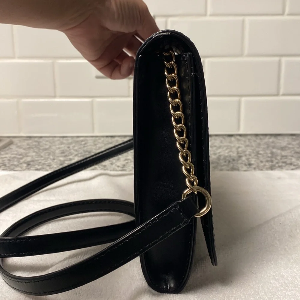 Kate Spade Crossbody bag with gold chain accent - Picture 5 of 9